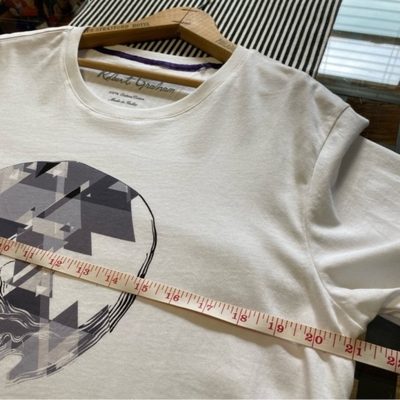 Robert Graham White Purple Gray Skull Leon Graphic Tee T-shirt - Picture 11 of 13